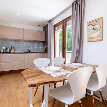 1-bedroom Apartment *
